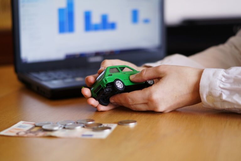 Auto finanzieren mit geringem Einkommen: Tipps und Möglichkeiten